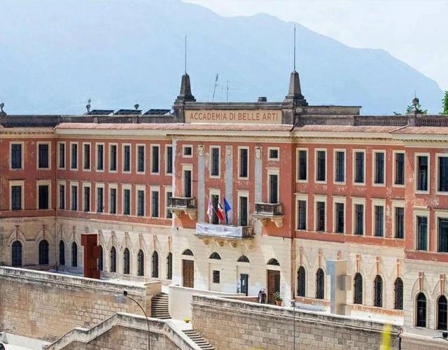 弗罗西诺内美术学院